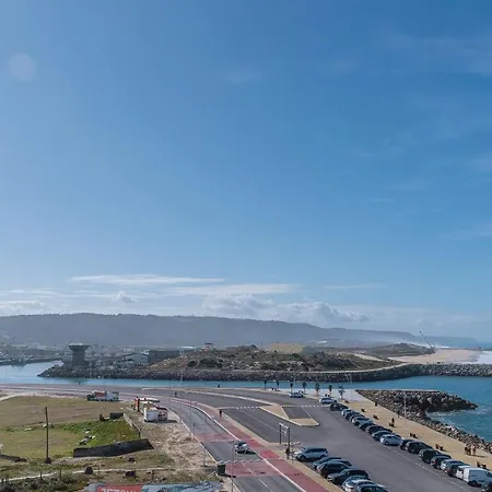 Farol Place شقة